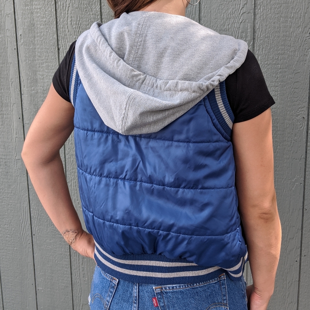 Letterman Puffer Vest with hood - Picture 4 of 4